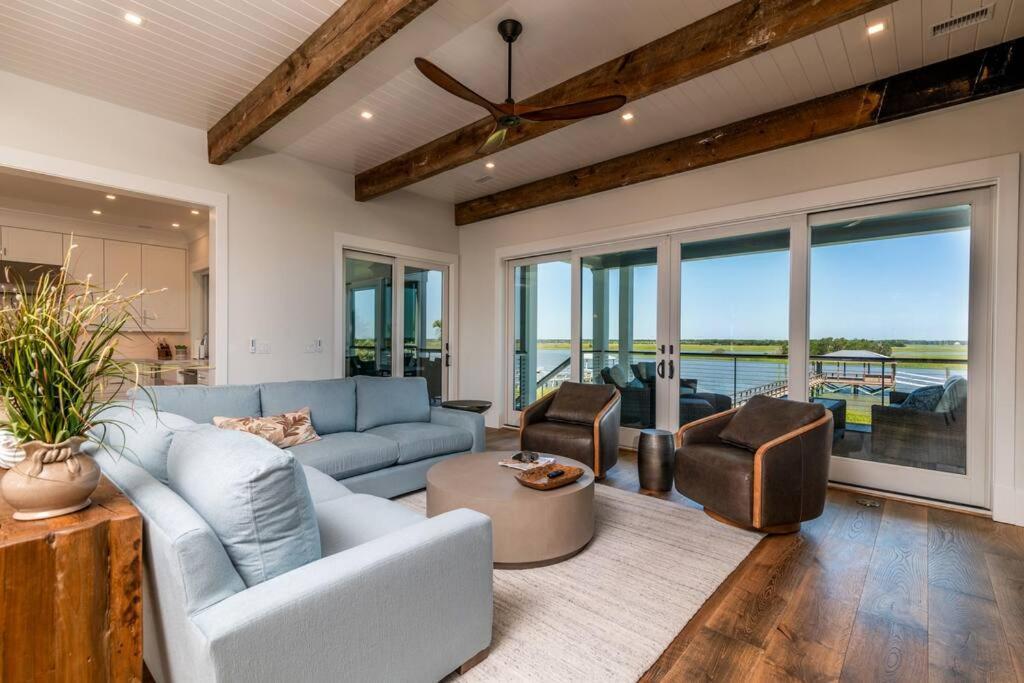 אייל אוף פאלמס New Waterfront Home With Deep Water Dock מראה חיצוני תמונה